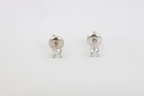 14k White Gold 0.28tcw Diamond Stud Earrings (0.61g.)