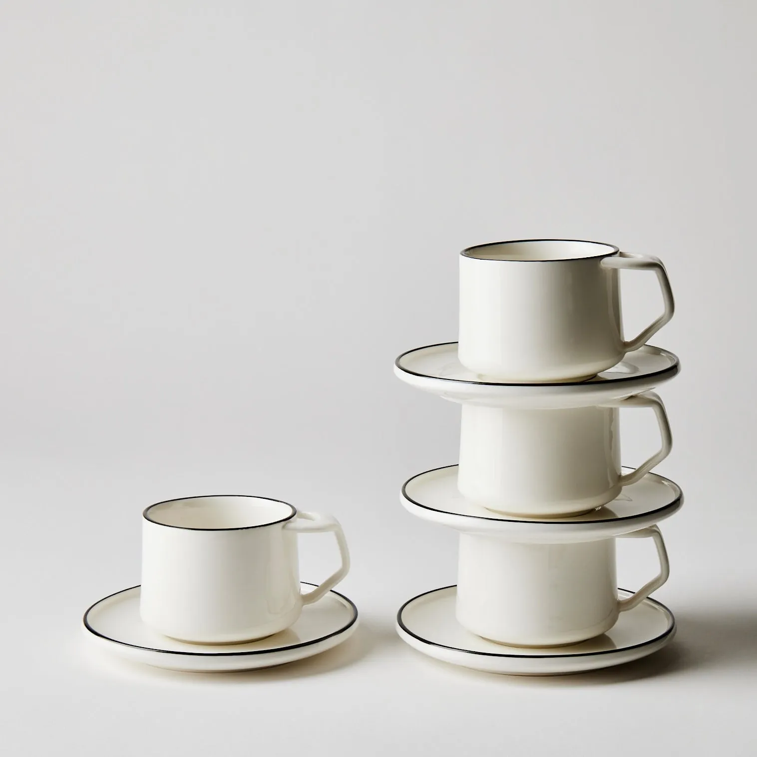 Kbenstyle II Set of 4 Porcelain Teacups and Saucers, White