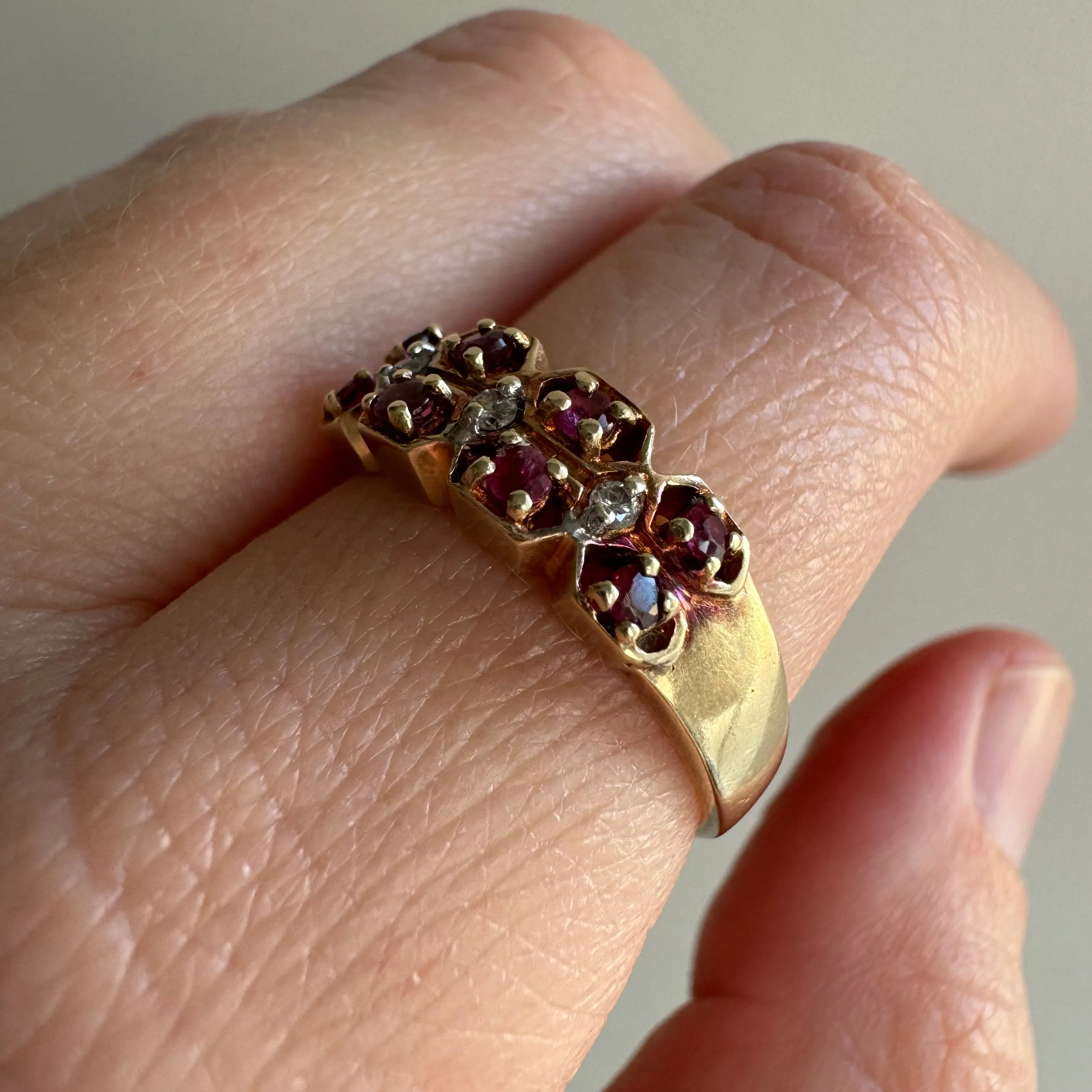 V I N T A G E // lucky eight geometric eyes / 10k yellow gold ruby and diamond geometric half eternity band / size 7.75 to 8