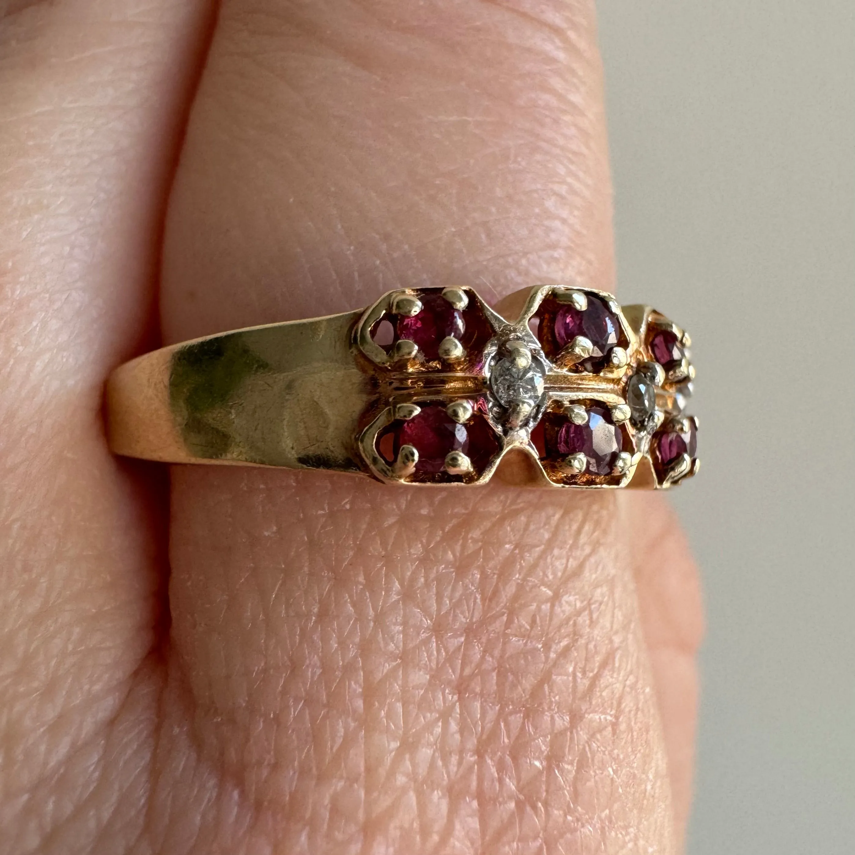 V I N T A G E // lucky eight geometric eyes / 10k yellow gold ruby and diamond geometric half eternity band / size 7.75 to 8