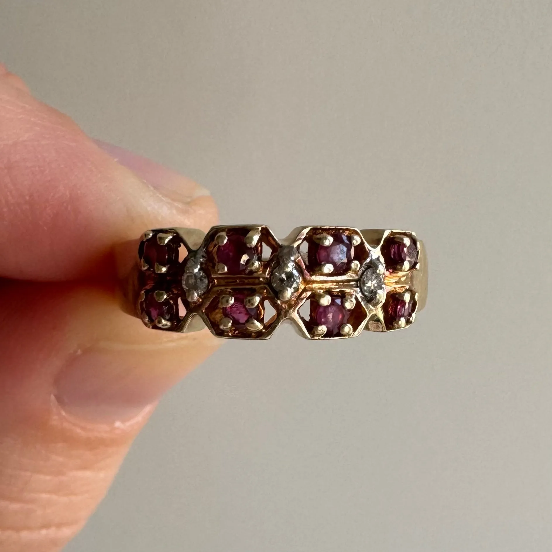 V I N T A G E // lucky eight geometric eyes / 10k yellow gold ruby and diamond geometric half eternity band / size 7.75 to 8